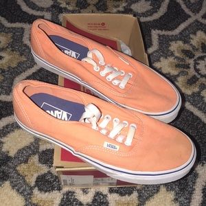 got my Vans on but they Look like sneakers 😂😍